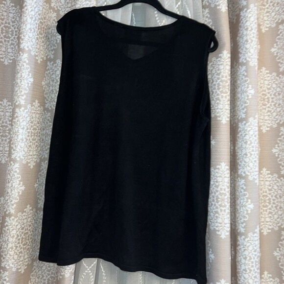 Elizabeth (Liz Clairborne) Women's Plus Sleeveless Top - Picture 5 of 5